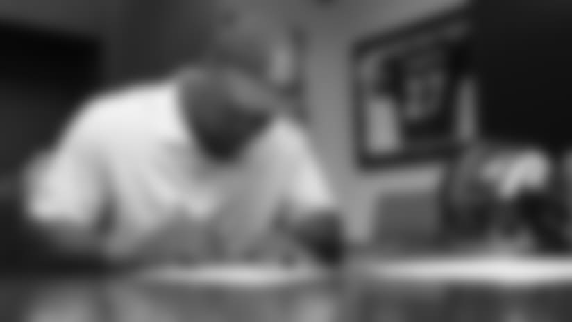 First-round pick Bradley Chubb signs rookie deal