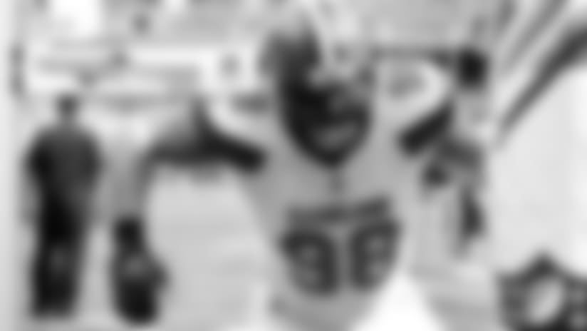 Browns sign restricted free agent DL Jamie Meder