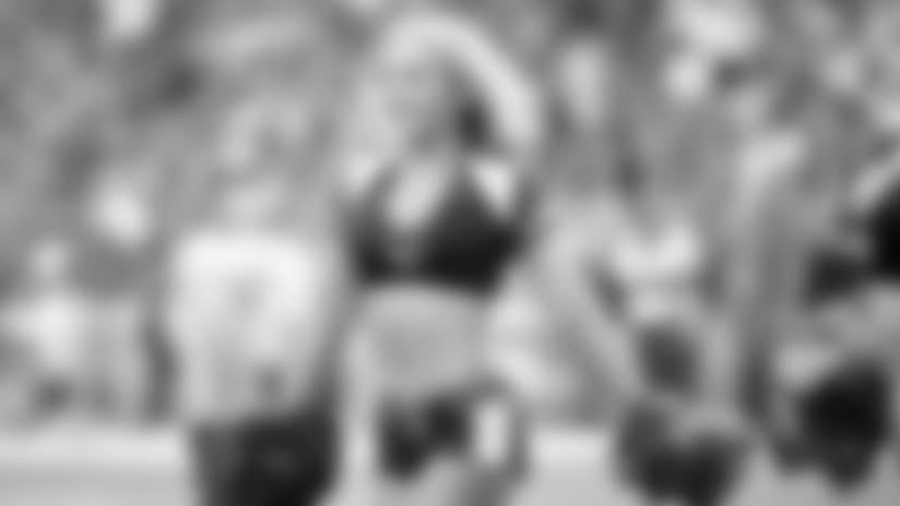 Cheerleader Of The Week - Melody