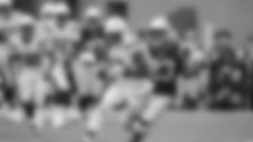 Tyrell Williams Finds Open Space on 24-Yard Reception