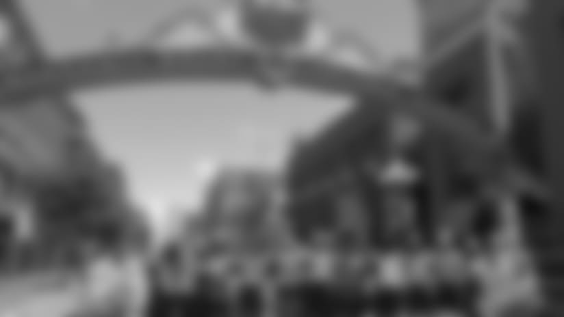 Thank You SD: Linebackers Blitz Gaslamp