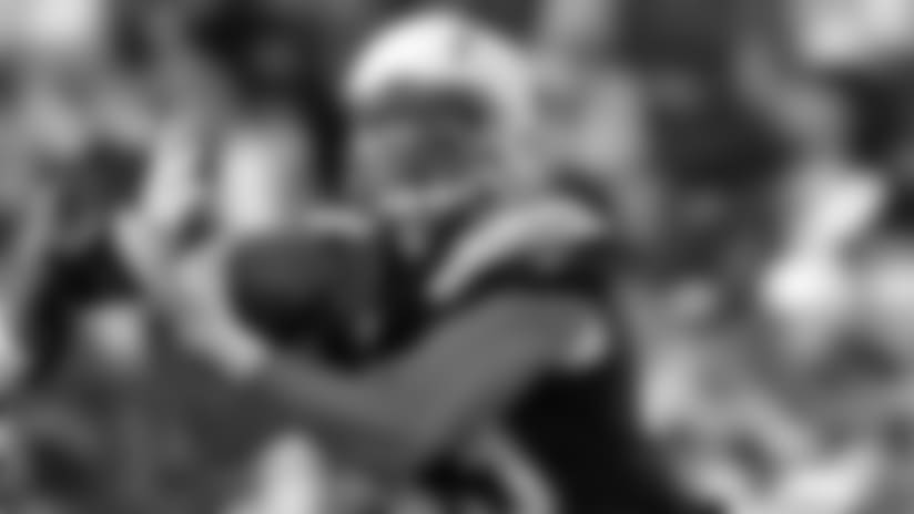 Matt Weiser catches a 21-yard pass from Cardale Jones