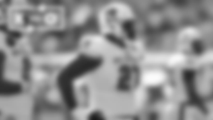 X's and O's: Gus Bradley Breaks Down Justin Jones