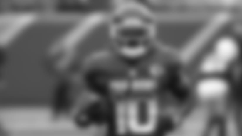 Pro Bowl: Derek Carr Hits Tyreek Hill for 18 Yards
