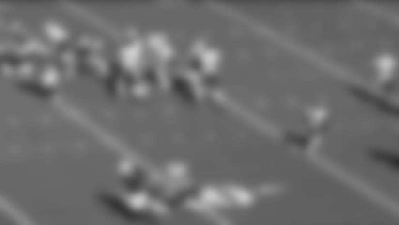 De'Anthony Thomas returns kick for a pickup of 27-yards