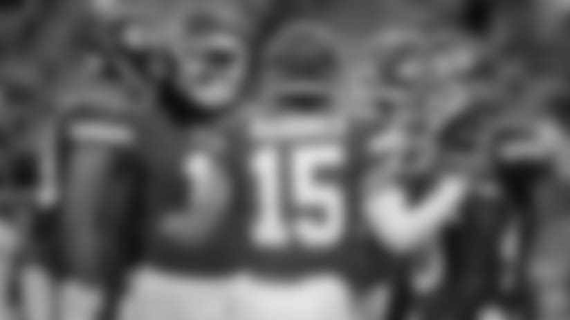 Patrick Mahomes, Kareem Hunt and Other Rookies Impress in Debut