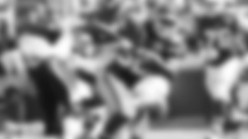 Alex Smith finds Spencer Ware for a 45-yards