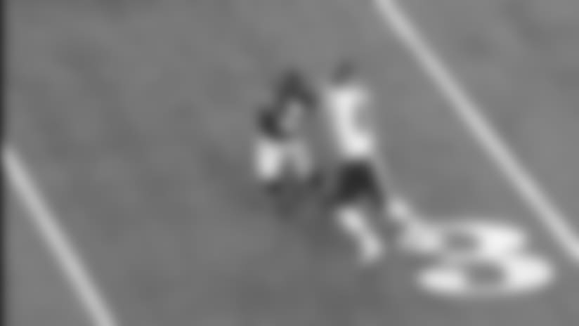 Kelce's block gives running room for Thomas