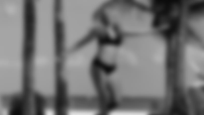 Cheerleader of the Week: HANNAH (Swim)