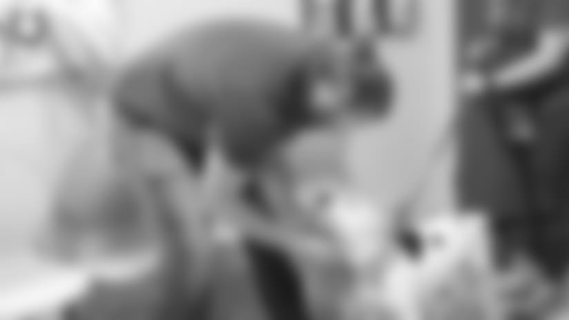 Colts Players Visit the Humane Society of Indianapolis