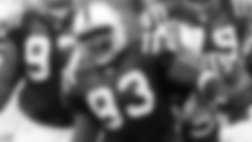 How do you reach 125.5 career sacks? Former NFL defensive end Dwight Freeney demonstrates his go-to moves