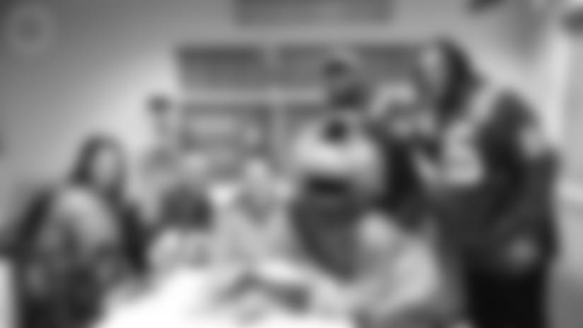 Community Tuesday: Veterans Day Hospital Visit