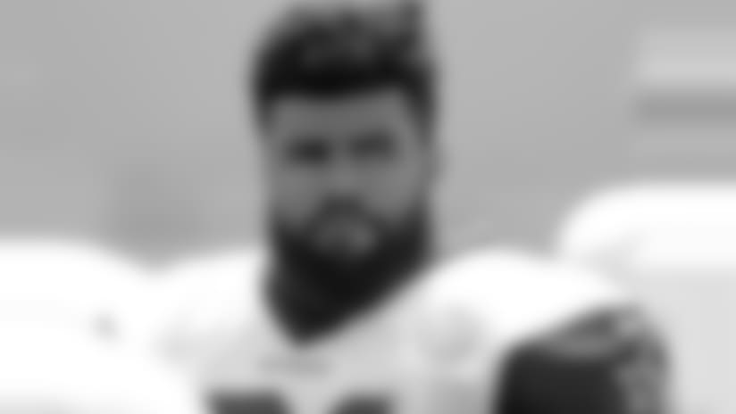 Informes: Ezekiel Elliott servirá suspensión de 6 juegos por violar la política de conducta