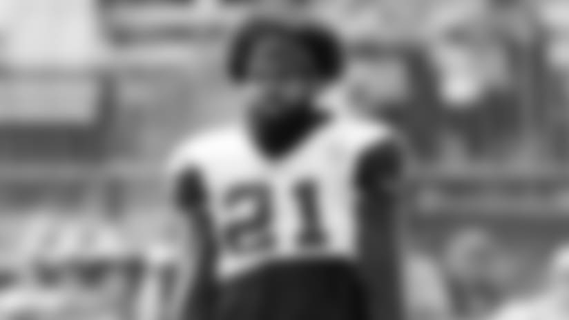 El corredor Ezekiel Elliott comenta sobre su nuevo rol en el juego aéreo de la ofensiva, su participación en los juegos de pretemporada y más.