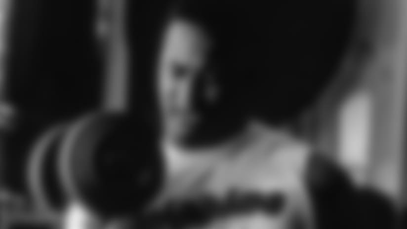 AP_915760389127-2