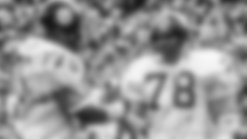 041818_Alum5_WebLittle3
