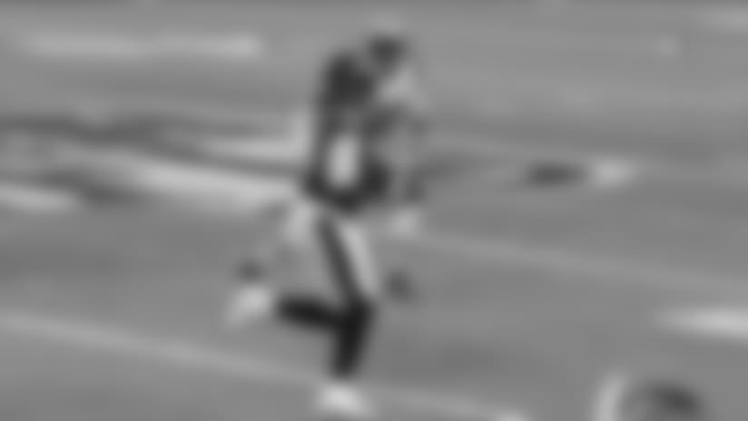 Highlight: RB Blount Goes On Beastly 36-Yard Run