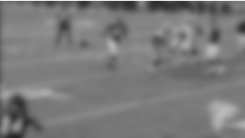 NOvsATL_01_Devonta15yd.gif