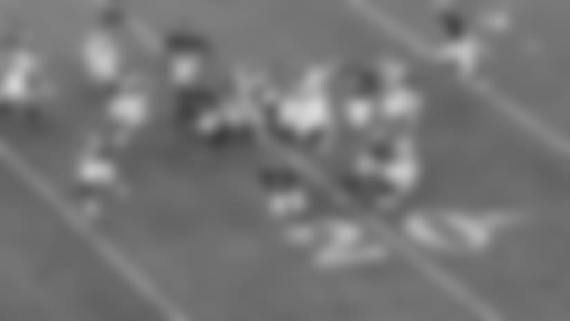 Hunter Sharp returns kick 42 yards