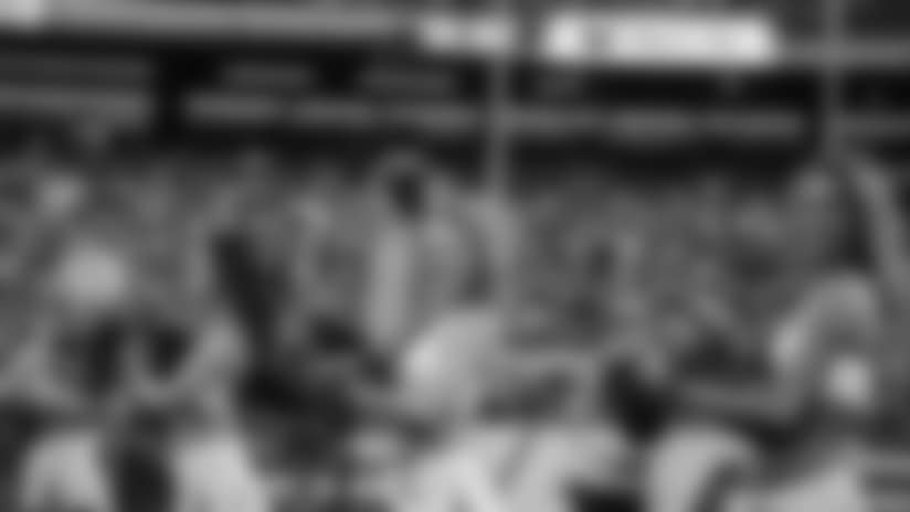 Top Flight Crew Images: Jets vs. Eagles