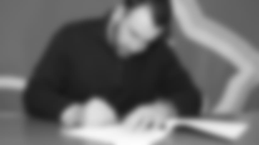 Lions re-sign LS Don Muhlbach
