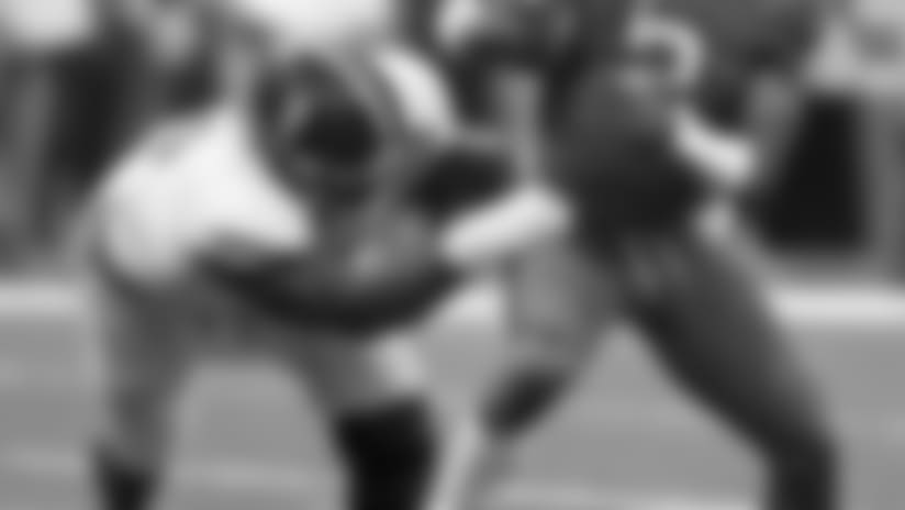 Lions trade up, draft defensive end Da'Shawn Hand