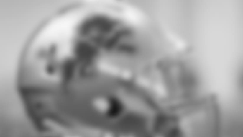 Lions sign free agent T Nick Becton