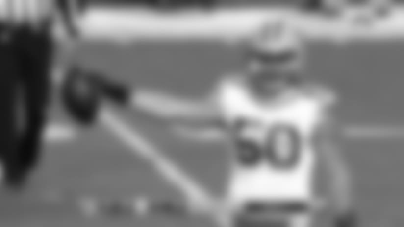 Packers LB Blake Martinez recovers the fumble