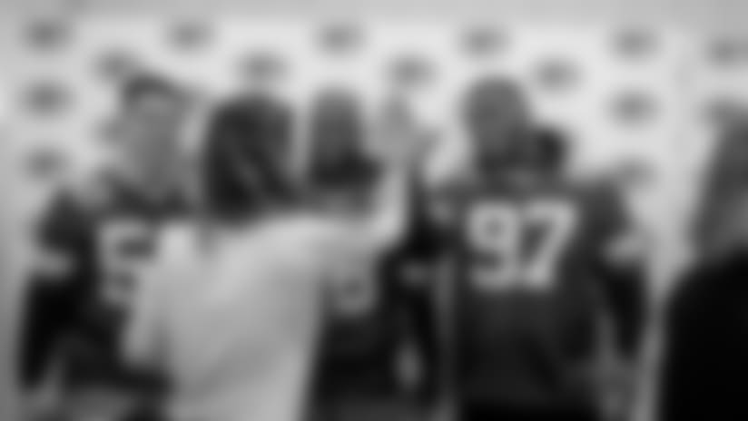 Packers surprise employees at Lands' End