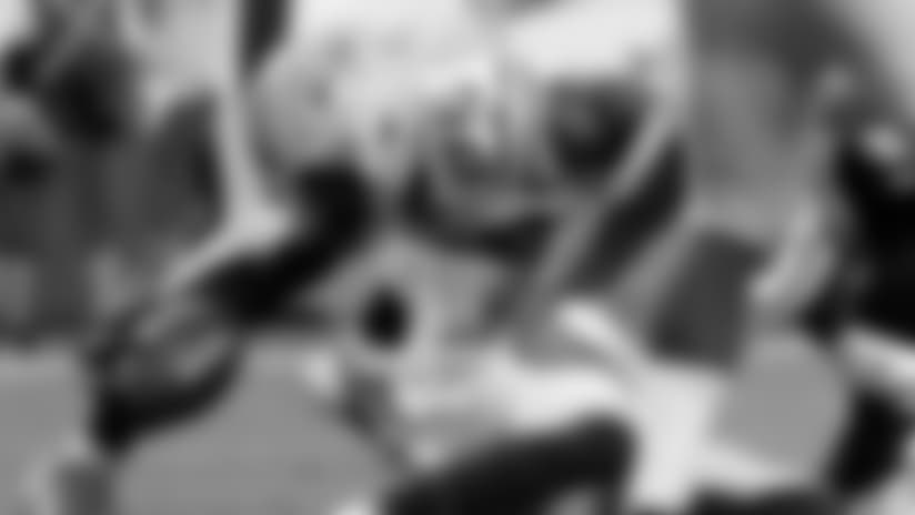 Packers RB Ty Montgomery rushes for a 2-yard TD