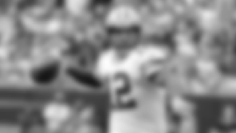 Aaron Rodgers completes his first pass since injury for a first down