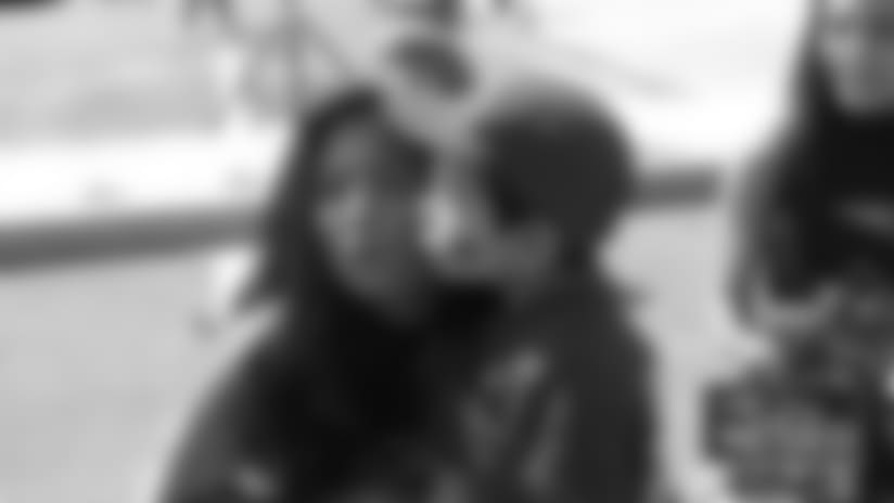 twitter_912x512cheers.jpg