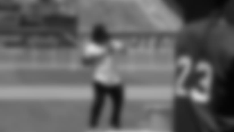 Marshawn Lynch's highlights from charity softball game