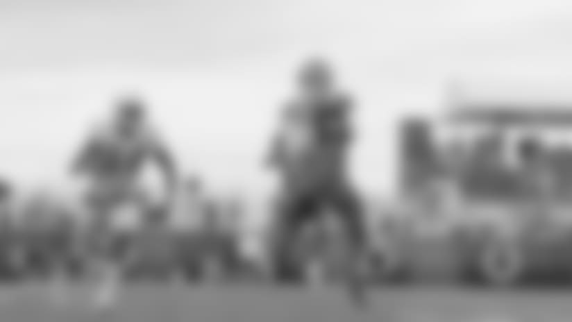 Play of the Day: Undrafted Rookie Gets Joint Practice INT