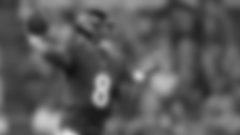 Lamar Jackson Dazzles Fans, Teammates With Scrambling Touchdown