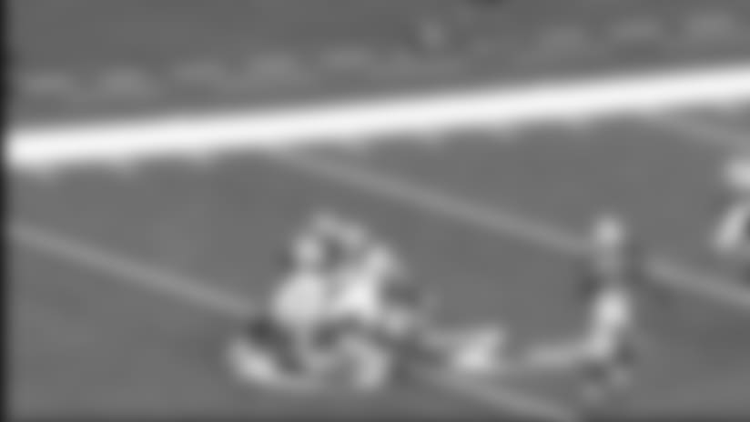 Tre'Quan Smith makes tough catch in tight window for 24 yards