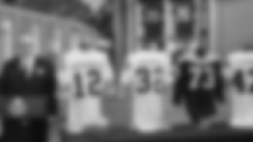 Steelers, Lelands auction jerseys for great cause