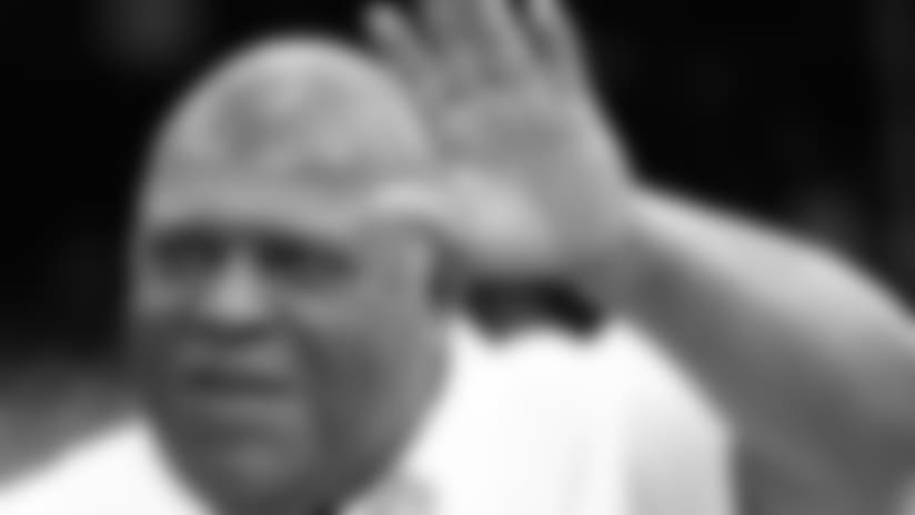 Players explain why Romeo Crennel is great DC