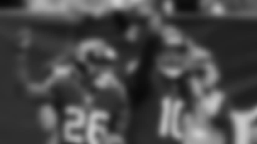 Texans celebrate TD with mock 4X100 relay