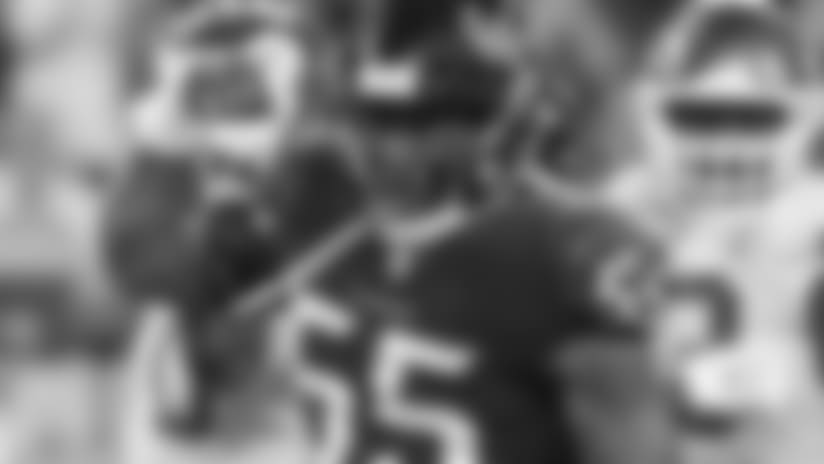 Thursday evening Texans linebacker Benardrick McKinney, aka B-Mac, signed a five year deal to stay with the Texans.