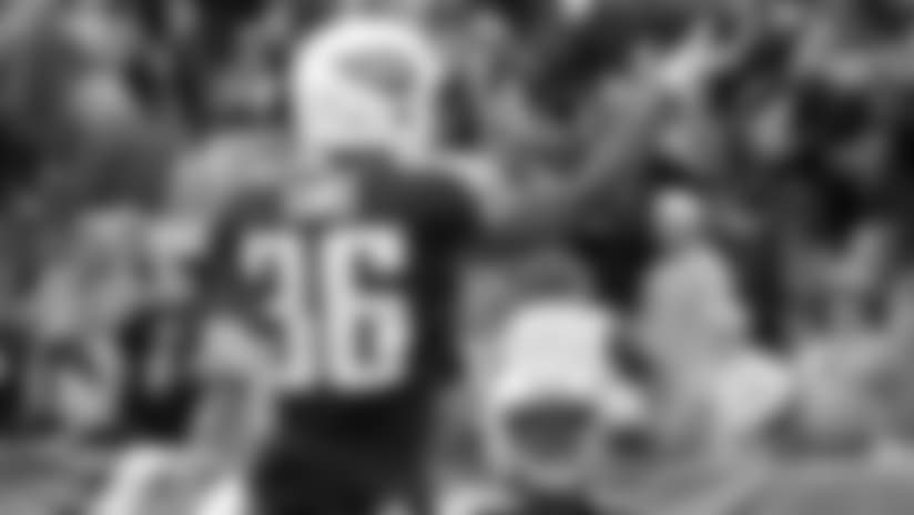 LeShaun Sims' End Zone INT Sinks Texans