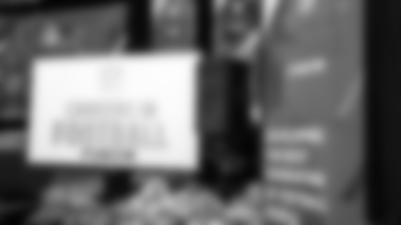 women-020317-head-2.jpg