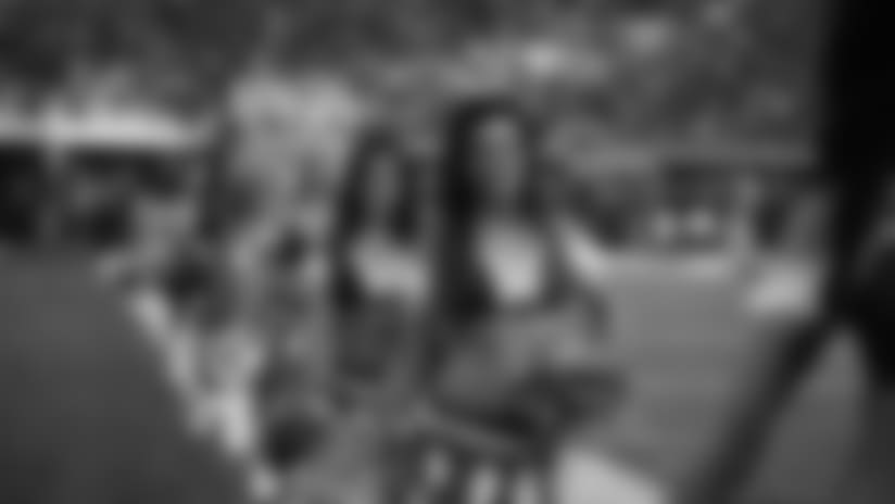 Cheerleader Photos - Saral
