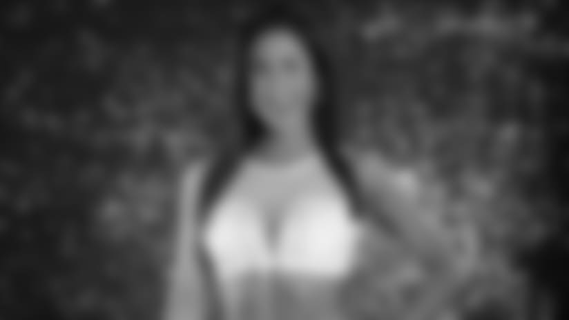 2017 Cheerleader Bio - Samantha