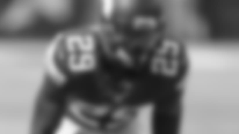 'Sound FX': Xavier Rhodes Faces Off Against Mike Evans