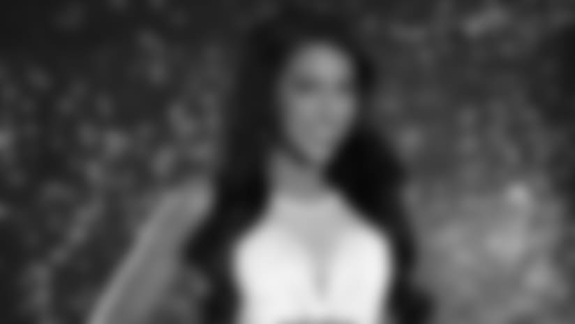 2017 Cheerleader Bio - Taylor G