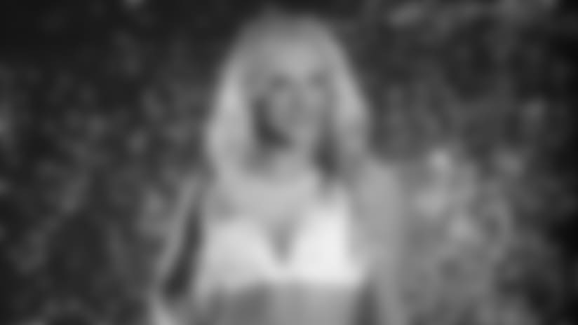2017 Cheerleader Bio - Vanessa