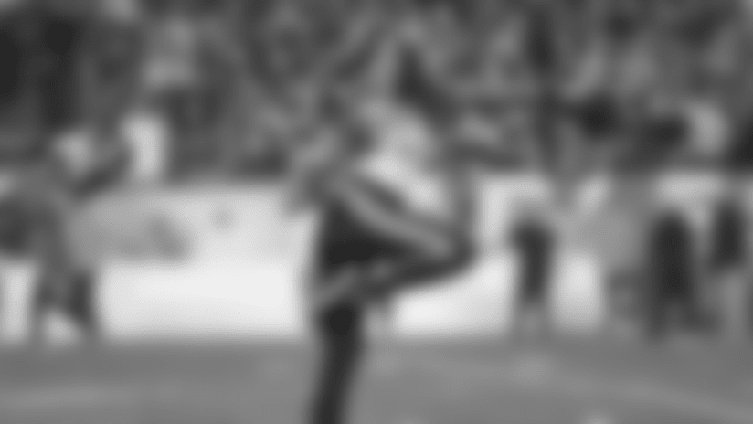 Eagles Cheerleaders: First Quarter Performance