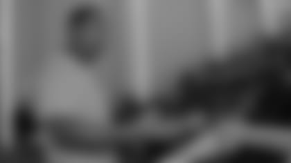 JETS0983-becht-legends-story.jpg