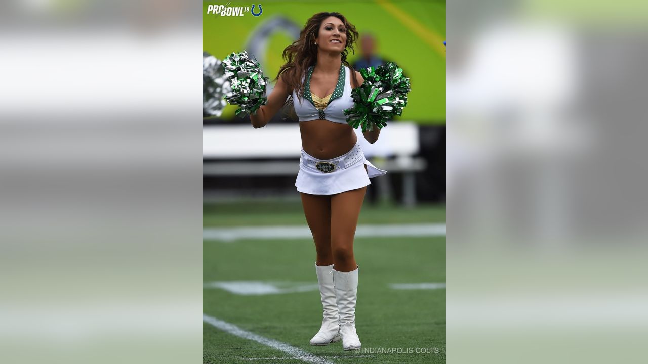 Colts cheerleader earns Pro Bowl spot after father's death